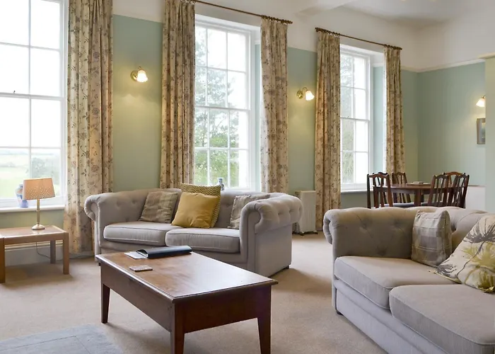 3-uk33247 Holiday home *