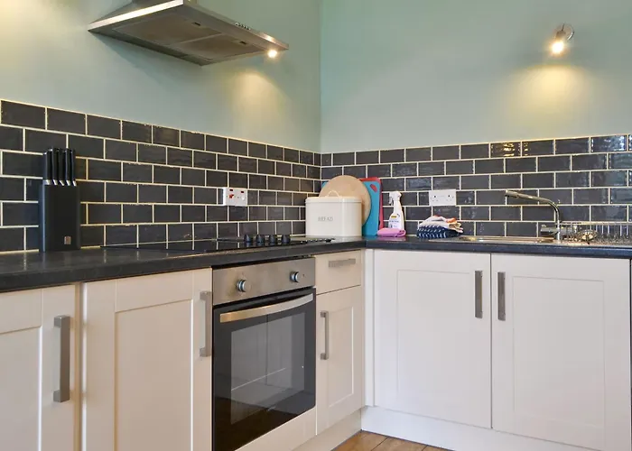 3-uk33247 Holiday home *