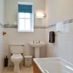 3-uk33247 *